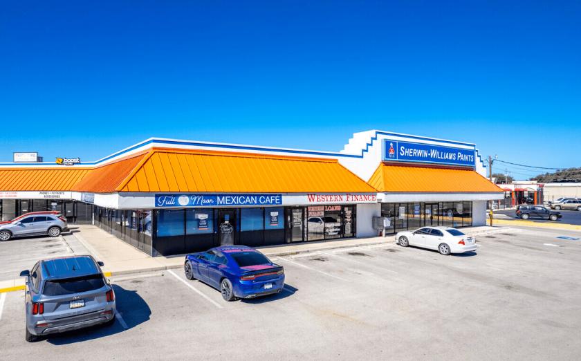 Holiday Finance location in Seguin, Texas